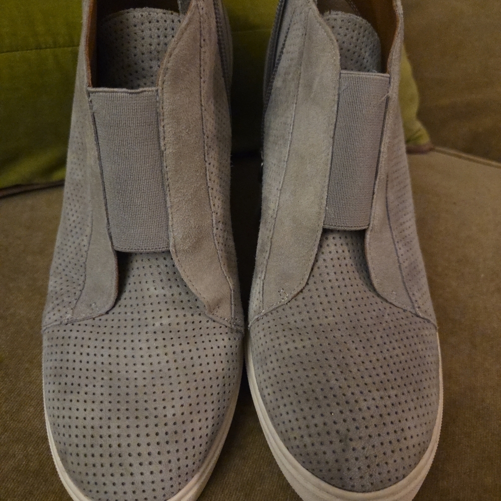 Paolo Wedge Suede Gray Ankle Boots. Side Zipper 8 M
